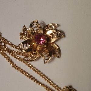 Gold-tone Flower necklace with Pink Stone Sarah Coventry